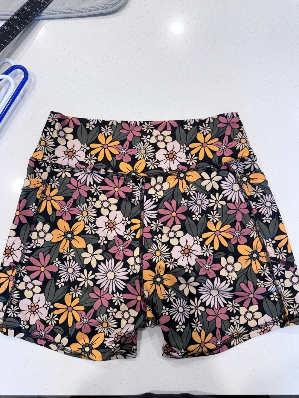 Y2K Floral Biker Shorts Retro Daisy Print Athleisure Mall Brand 70s-inspired Gym - Picture 2 of 7